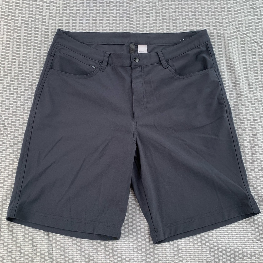 GAIAM shorts navy blue